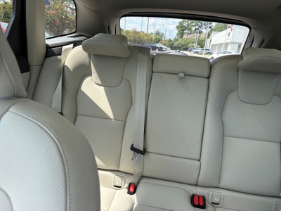 2023 Volvo XC60 Plus Bright Theme