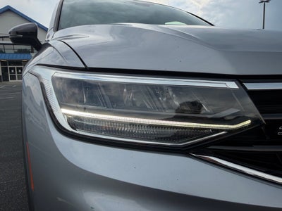 2022 Volkswagen Tiguan SE R-Line Black