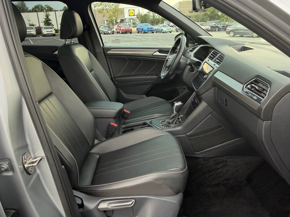 2022 Volkswagen Tiguan SE R-Line Black