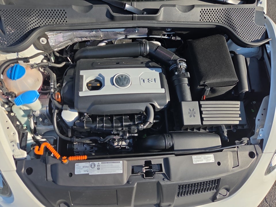 2012 Volkswagen Beetle 2.0T Turbo w/Sound/Nav PZEV