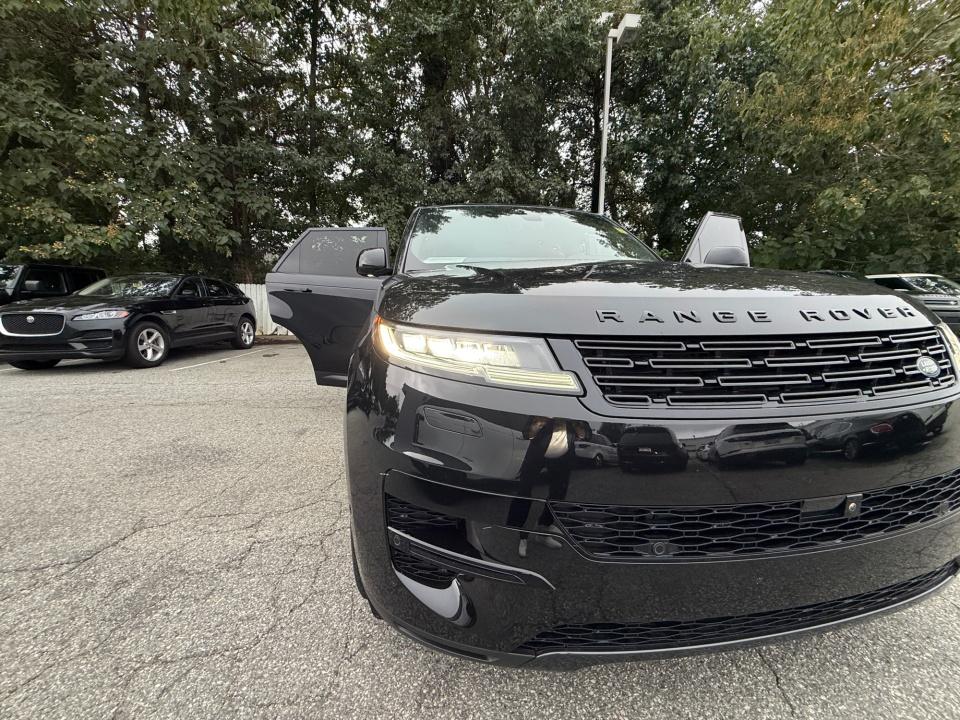 2025 Land Rover Range Rover Sport SE
