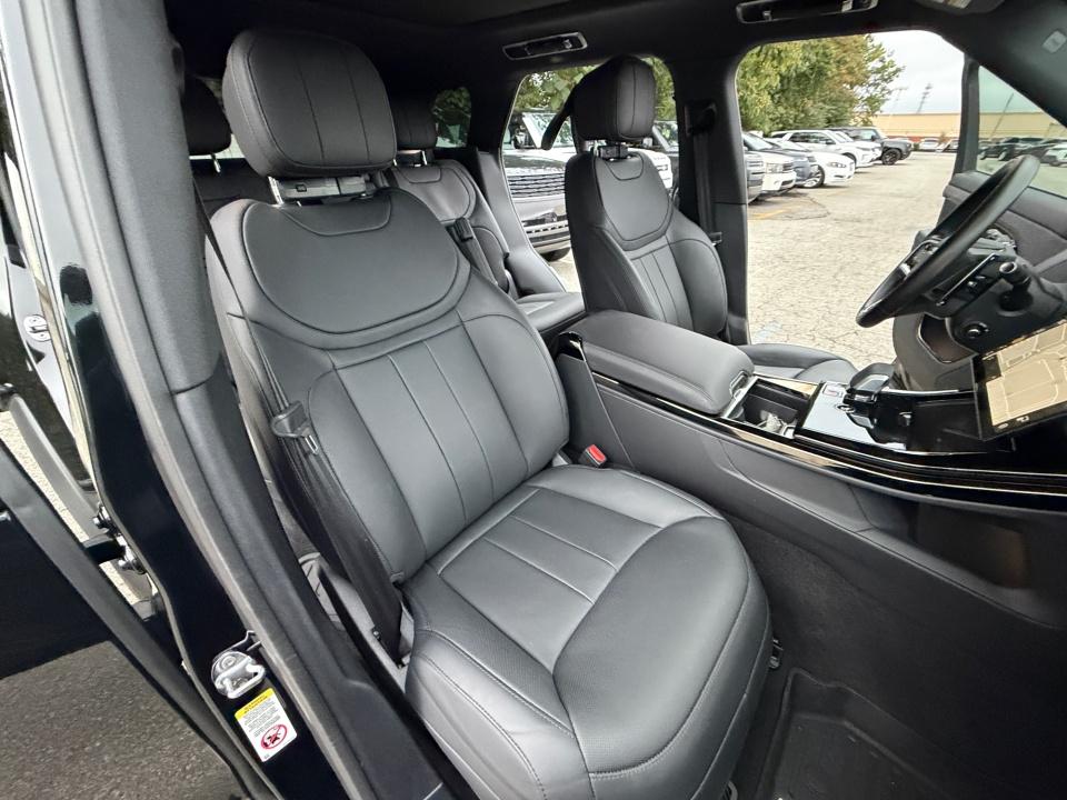 2025 Land Rover Range Rover Sport SE