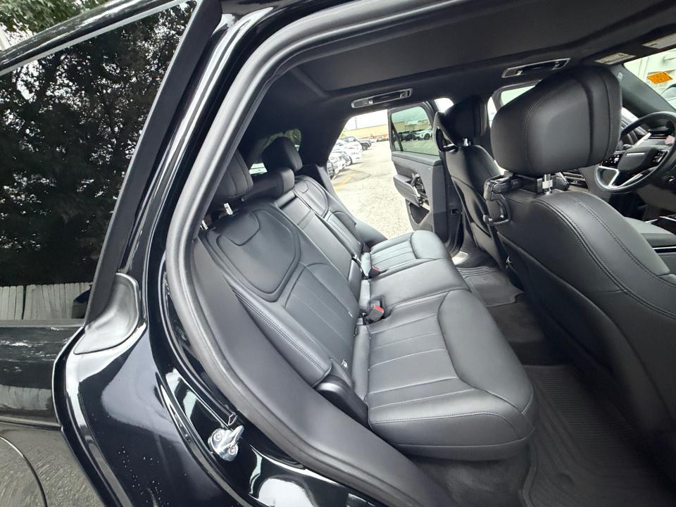 2025 Land Rover Range Rover Sport SE