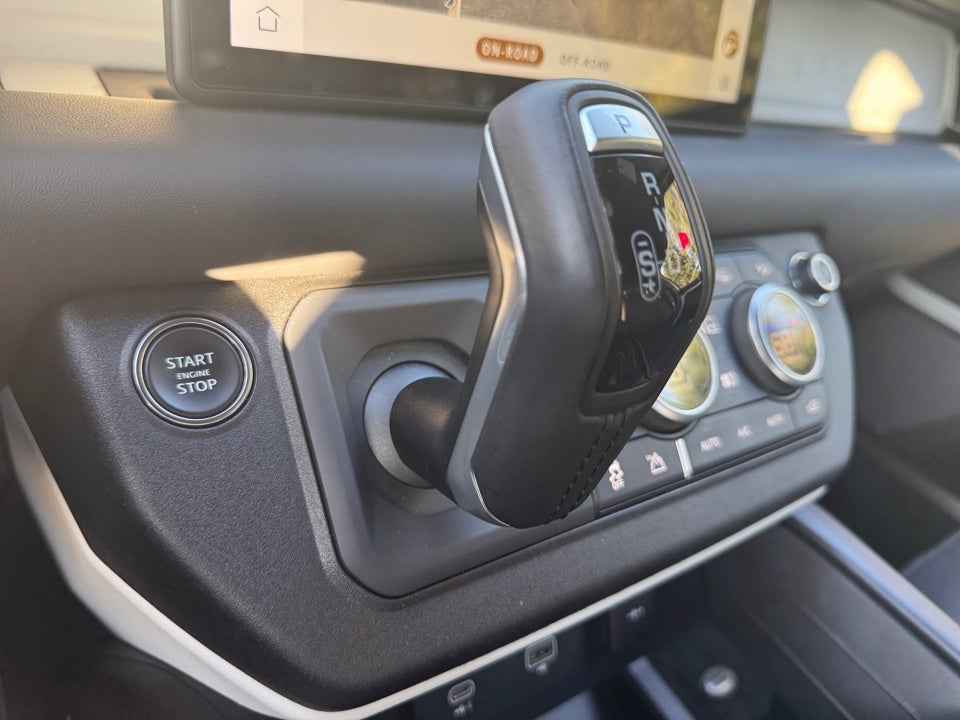 2023 Land Rover Defender 110 X-Dynamic SE