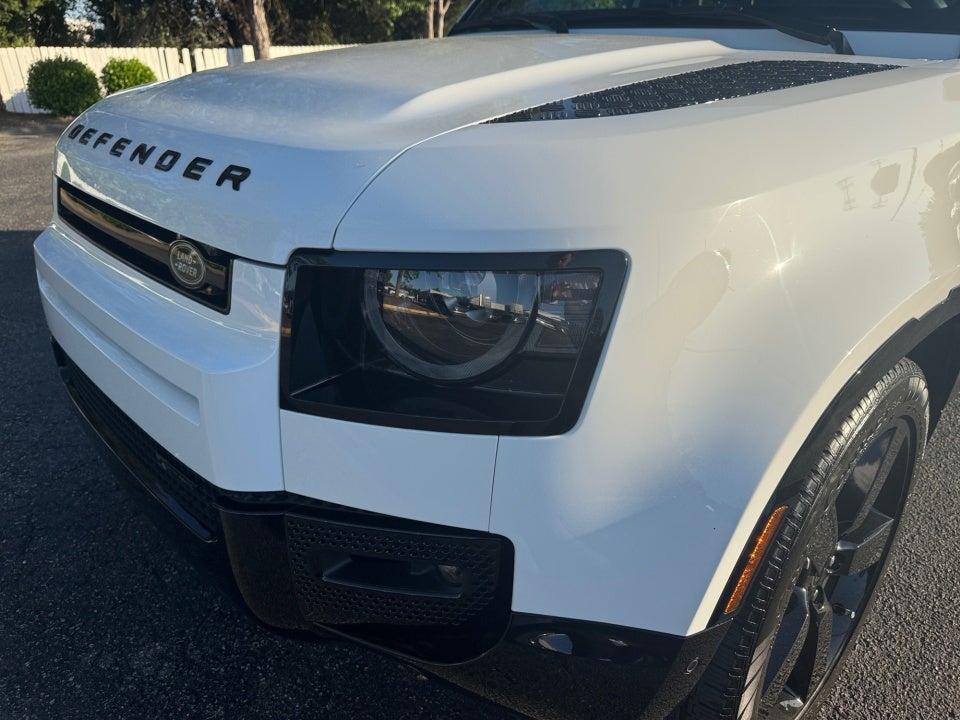 2023 Land Rover Defender 110 X-Dynamic SE