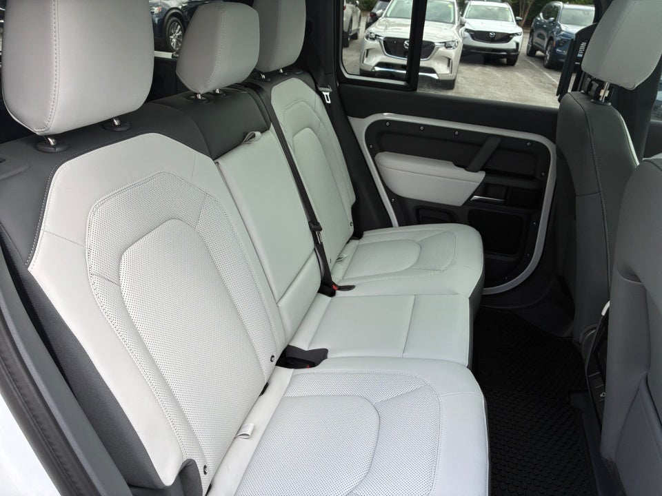 2025 Land Rover Defender 110 P400 S