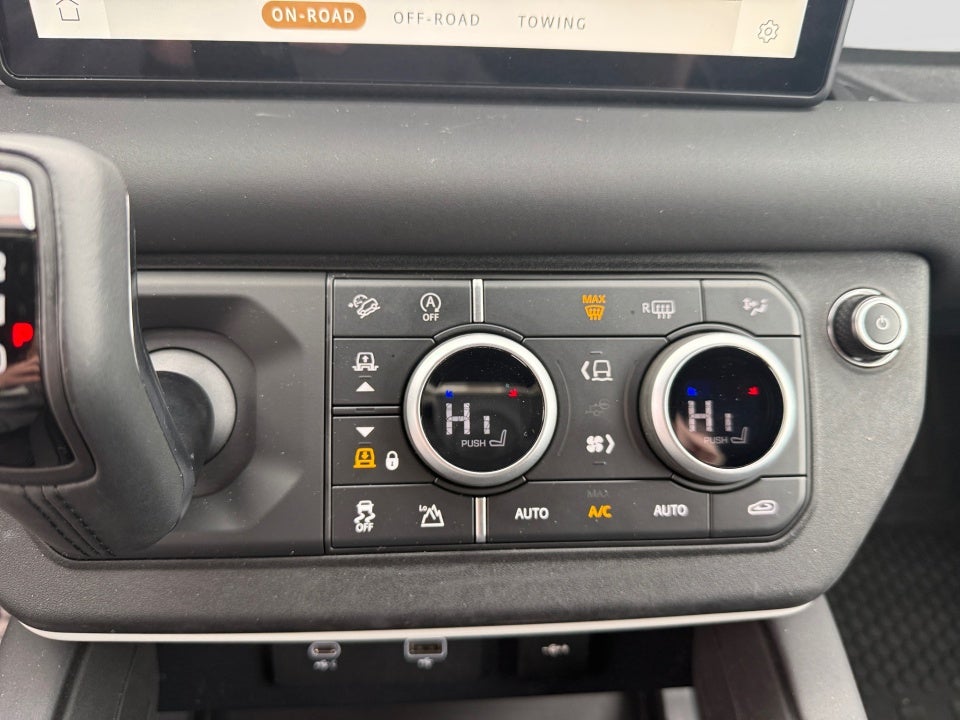 2024 Land Rover Defender 110 P400 S