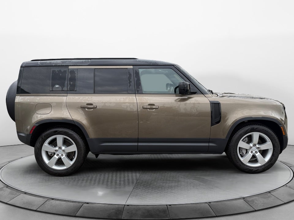 2024 Land Rover Defender 110 P400 S