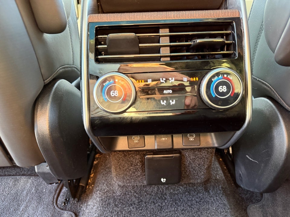 2024 Land Rover Range Rover P530 SE