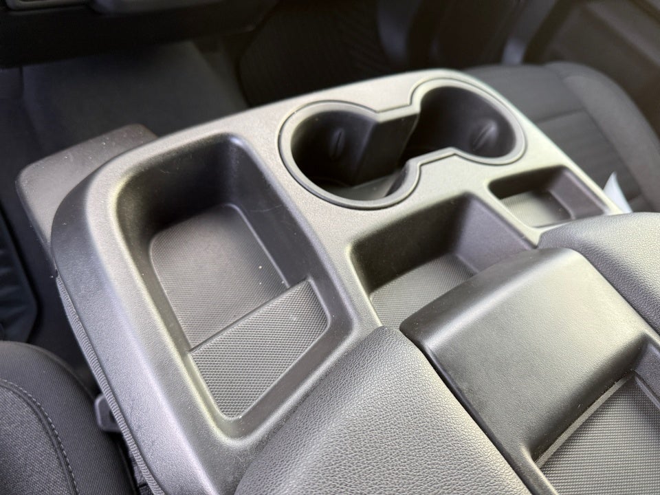 2022 Chevrolet Silverado 1500 4WD Crew Cab Short Bed Custom