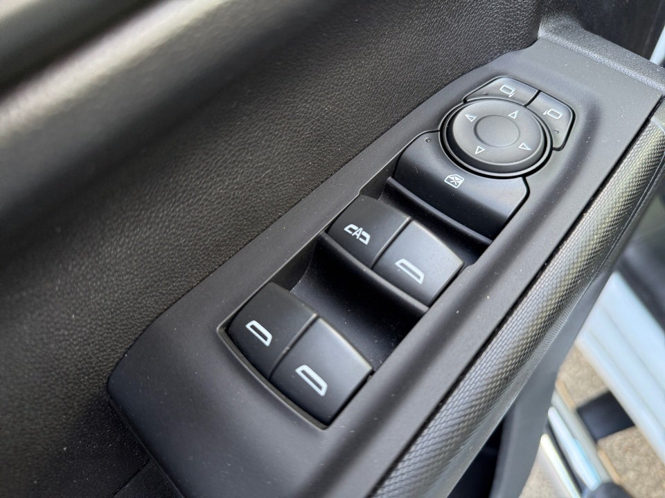 2022 Chevrolet Silverado 1500 4WD Crew Cab Short Bed Custom