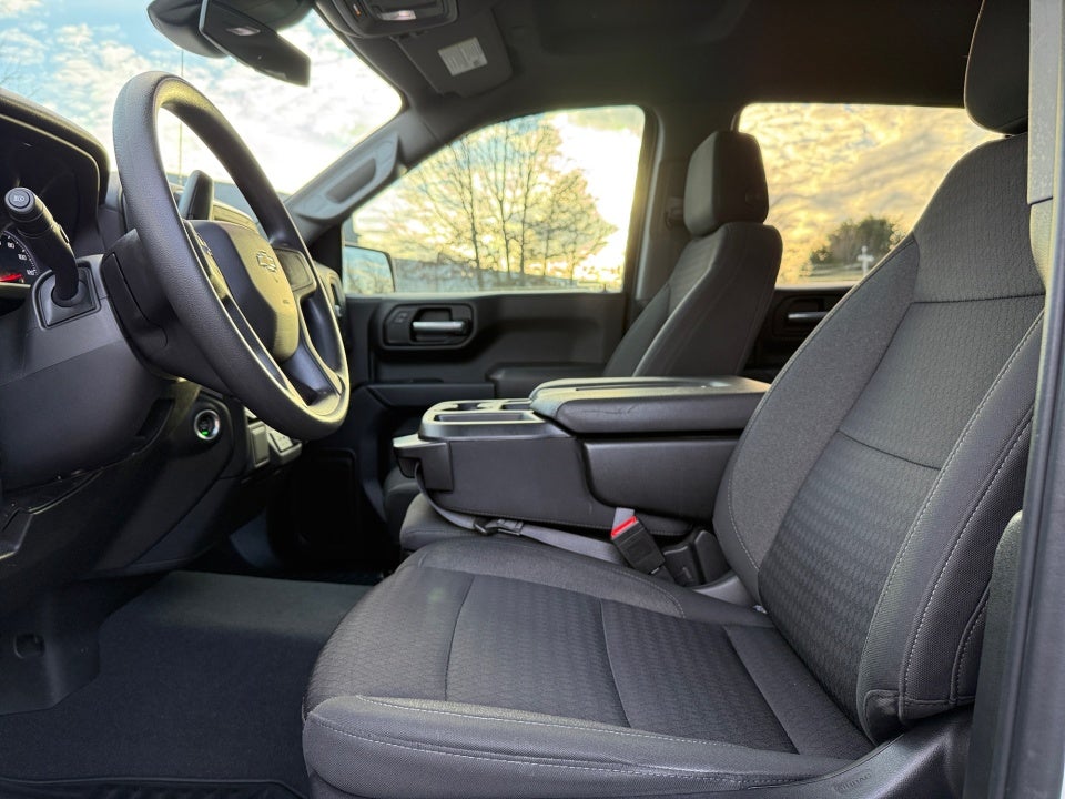 2022 Chevrolet Silverado 1500 4WD Crew Cab Short Bed Custom