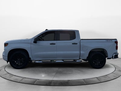 2022 Chevrolet Silverado 1500 4WD Crew Cab Short Bed Custom