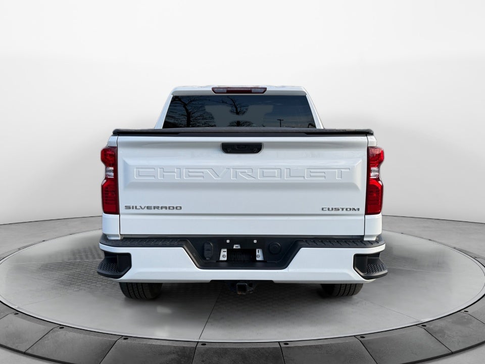 2022 Chevrolet Silverado 1500 4WD Crew Cab Short Bed Custom