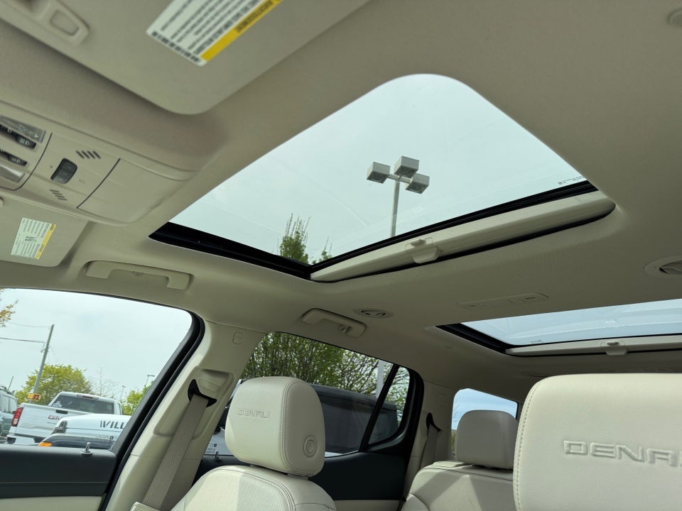 2023 GMC Acadia AWD Denali