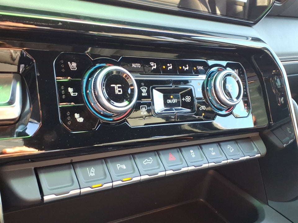 2025 GMC Sierra 2500HD 4WD Crew Cab Standard Bed AT4X