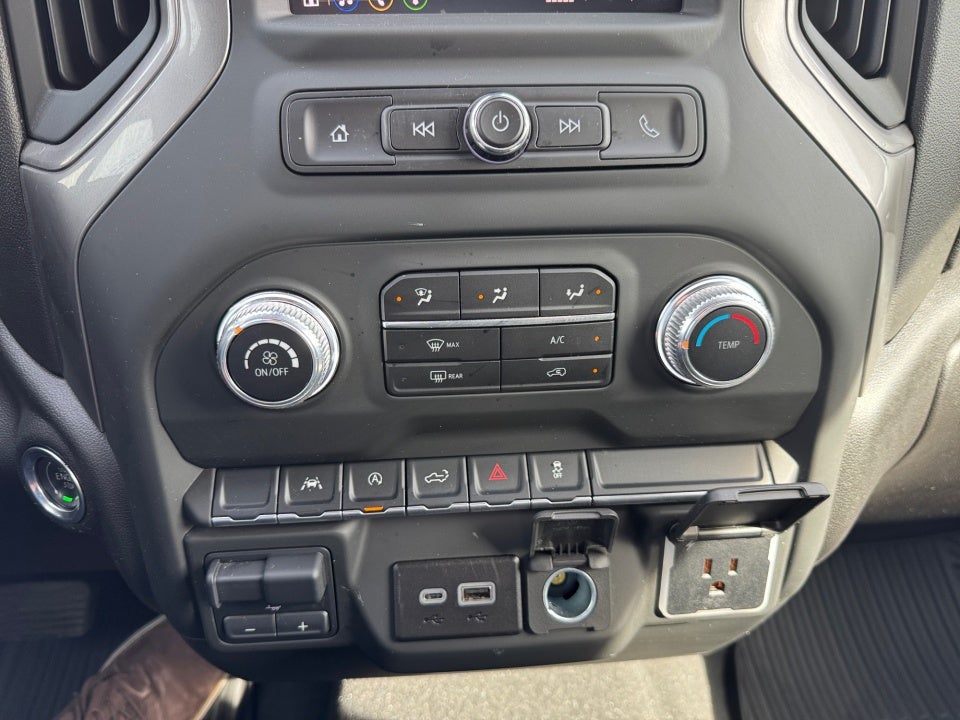 2025 GMC Sierra 1500 4WD Double Cab Standard Box Pro