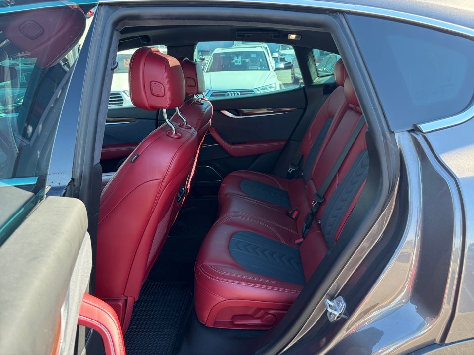 2017 Maserati Levante 