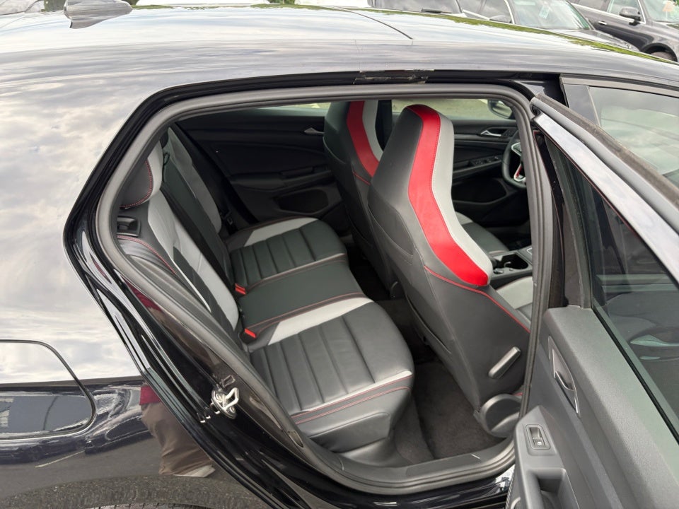 2022 Volkswagen Golf GTI SE
