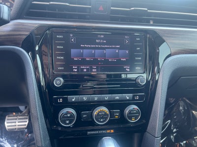 2022 Volkswagen Passat 2.0T Limited Edition