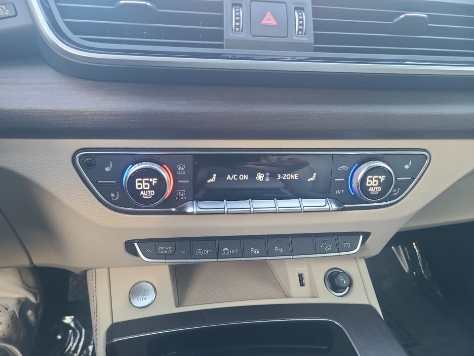 2024 Audi Q5 S line Prestige
