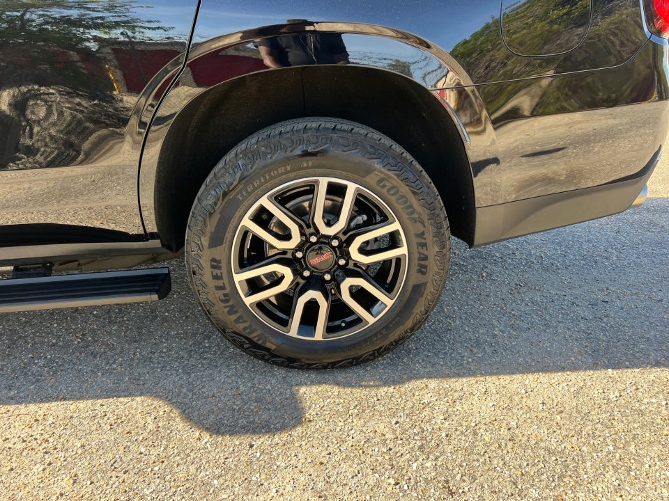 2024 GMC Yukon 4WD AT4