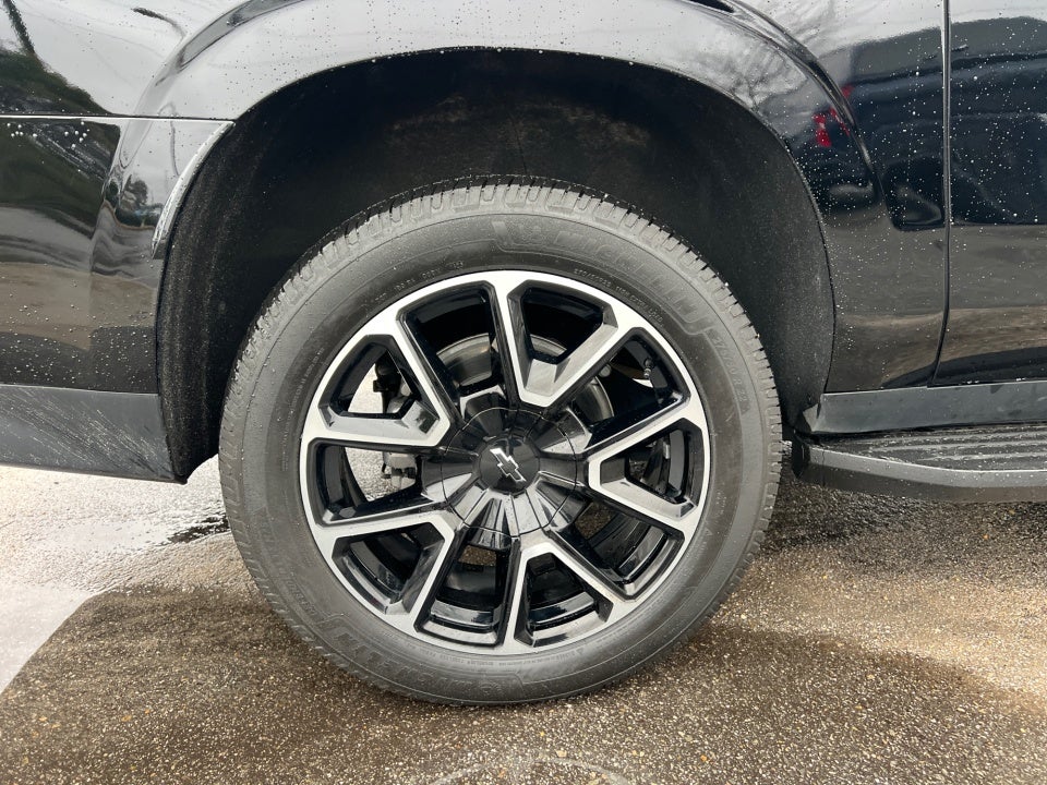 2023 Chevrolet Suburban 4WD RST