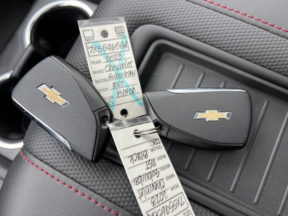 2023 Chevrolet Suburban 4WD RST