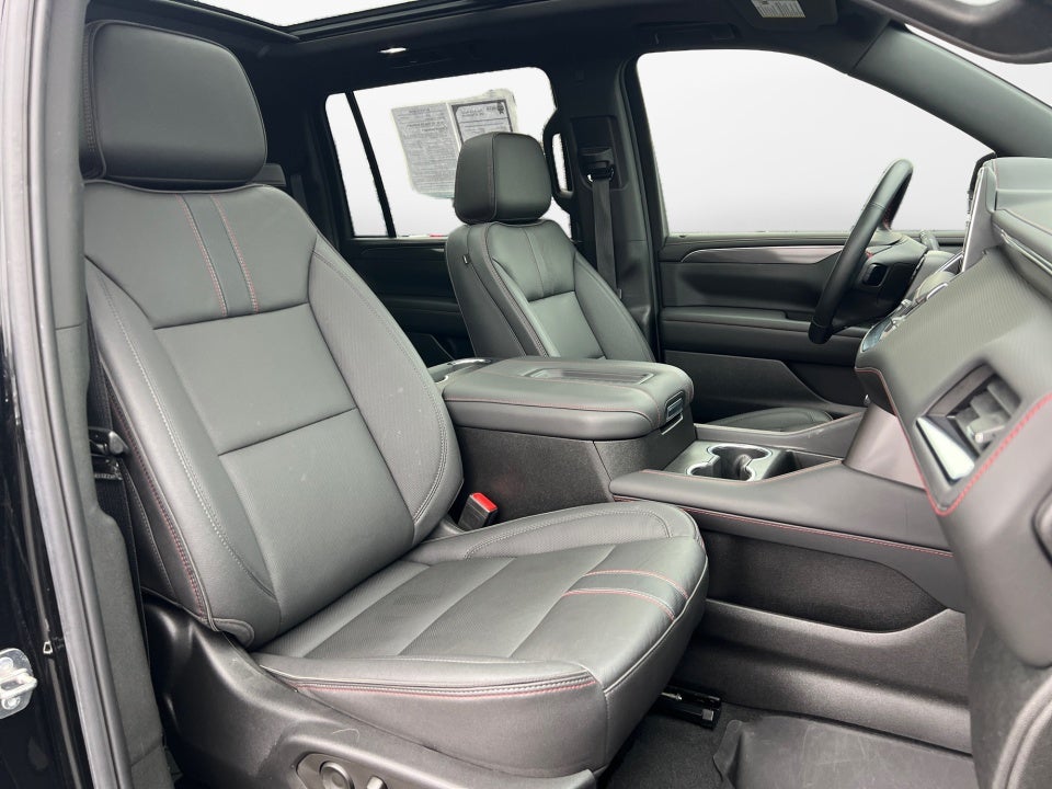 2023 Chevrolet Suburban 4WD RST