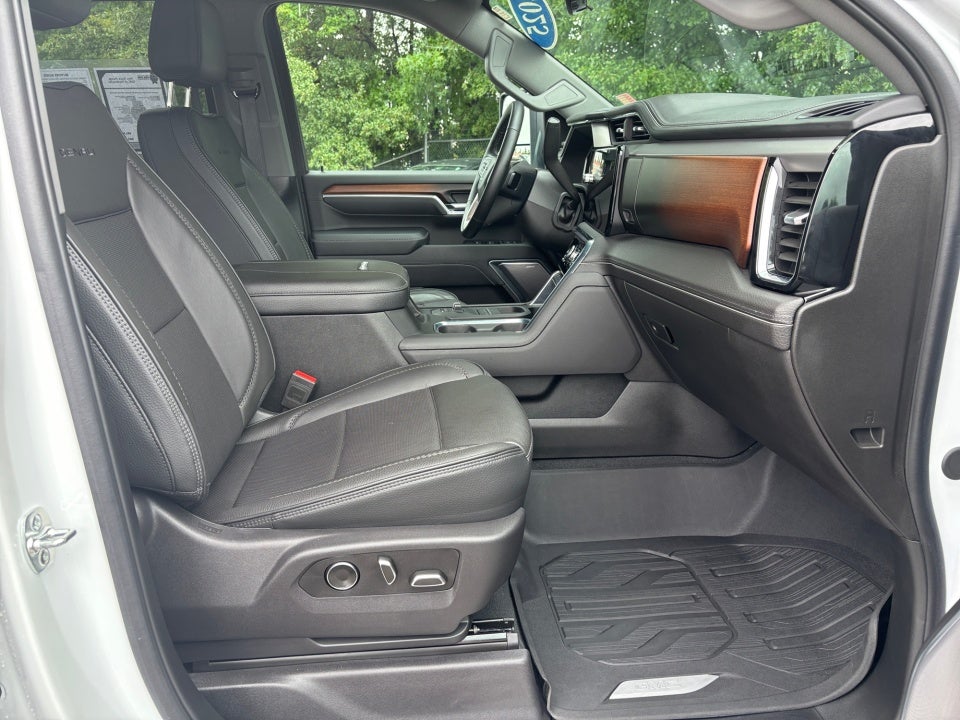 2025 GMC Sierra 3500HD Denali