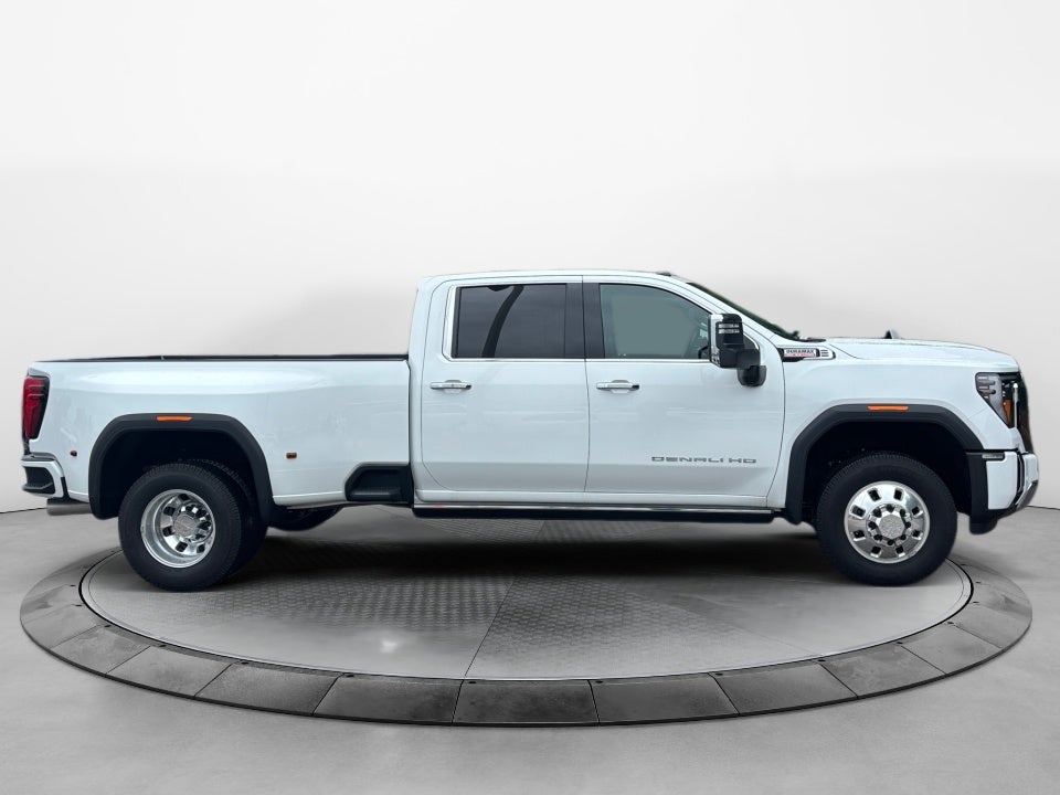 2025 GMC Sierra 3500HD Denali