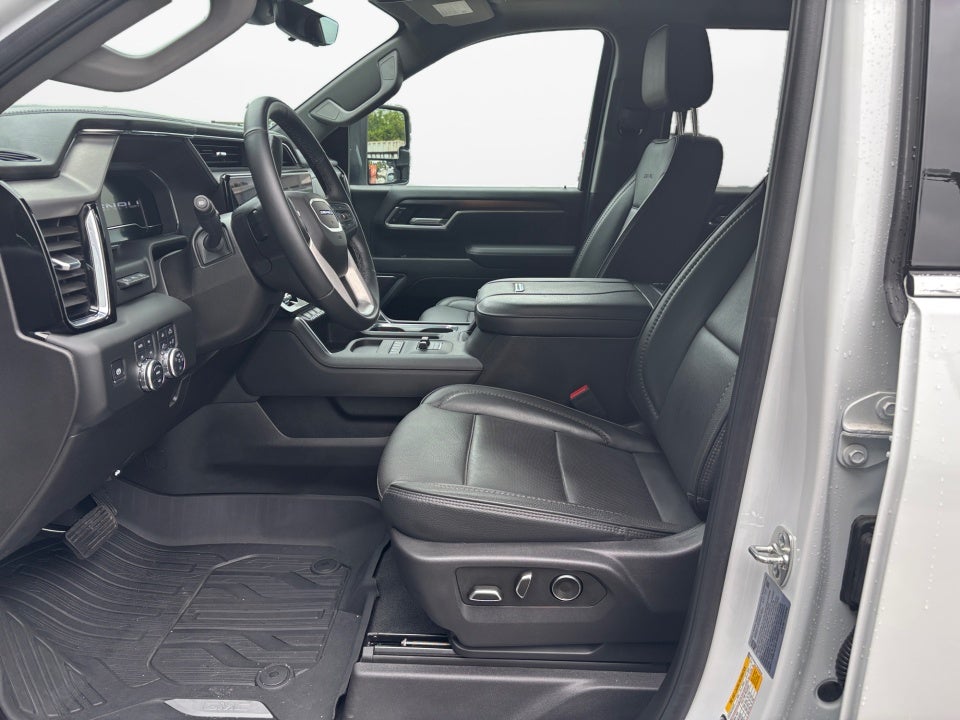 2025 GMC Sierra 3500HD Denali