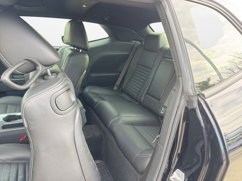 2013 Dodge Challenger SXT Plus