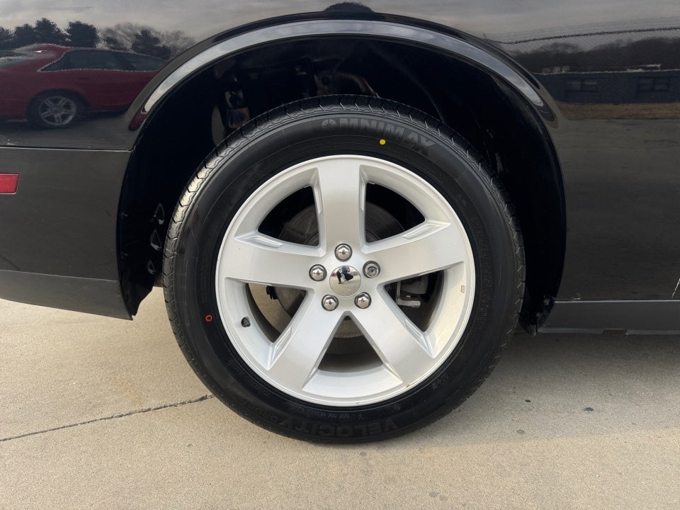 2013 Dodge Challenger SXT Plus