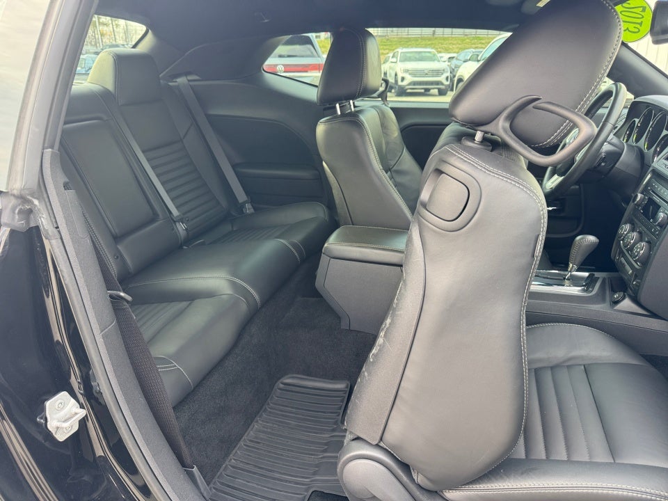 2013 Dodge Challenger SXT Plus