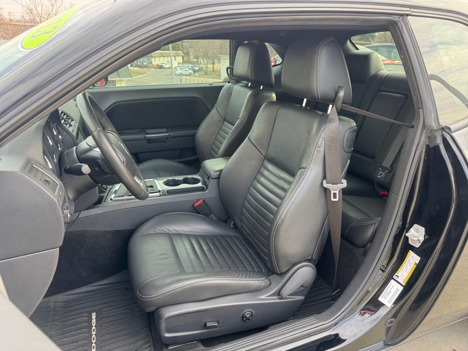 2013 Dodge Challenger SXT Plus