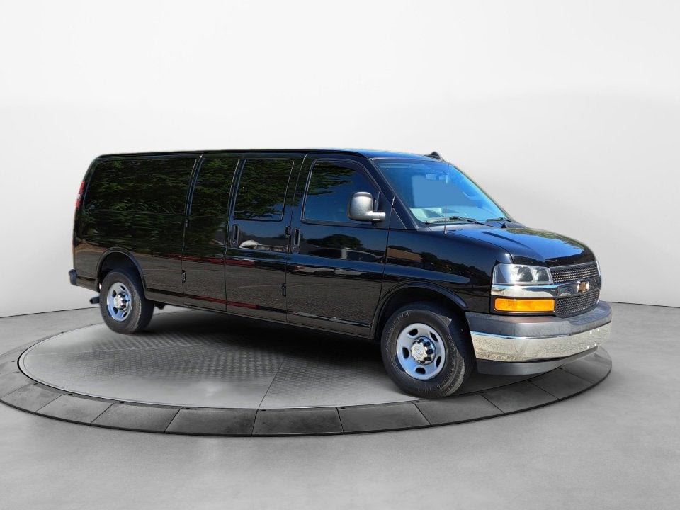 2017 Chevrolet Express Passenger 3500 LT