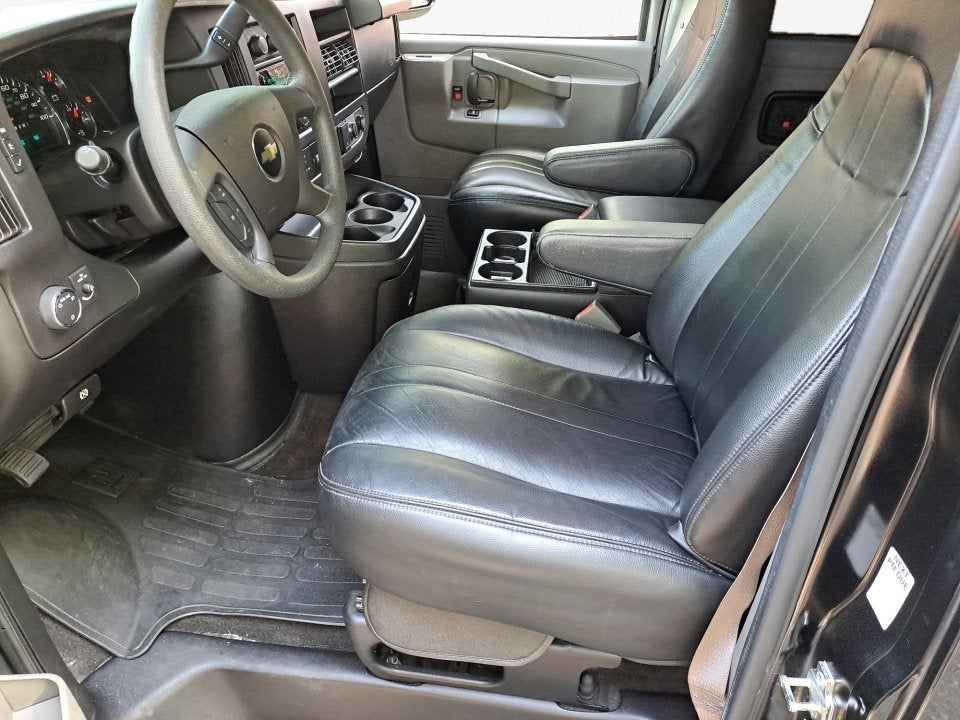 2017 Chevrolet Express Passenger 3500 LT