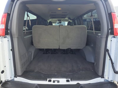 2024 Chevrolet Express Passenger 3500 1LT