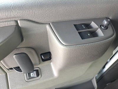 2024 Chevrolet Express Passenger 3500 1LT