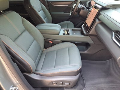 2025 GMC Acadia AT4