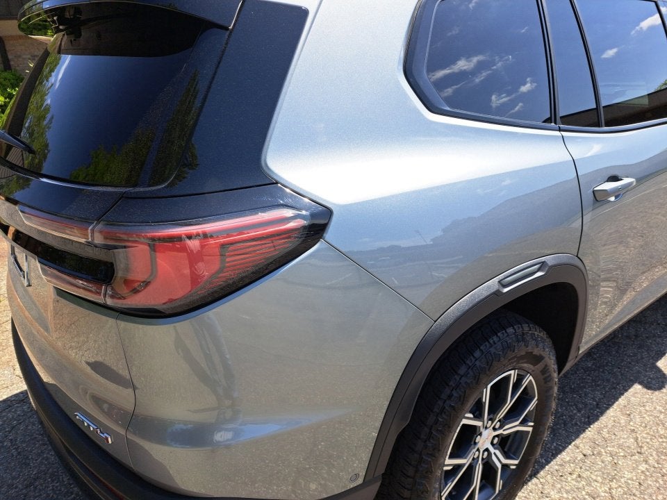 2025 GMC Acadia AT4