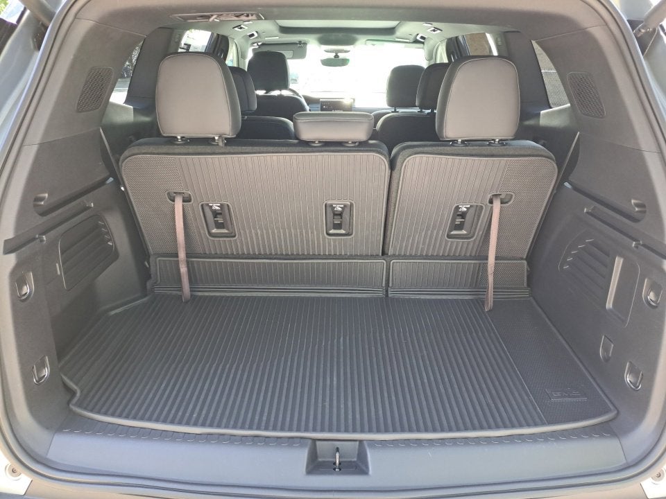2025 GMC Acadia AT4