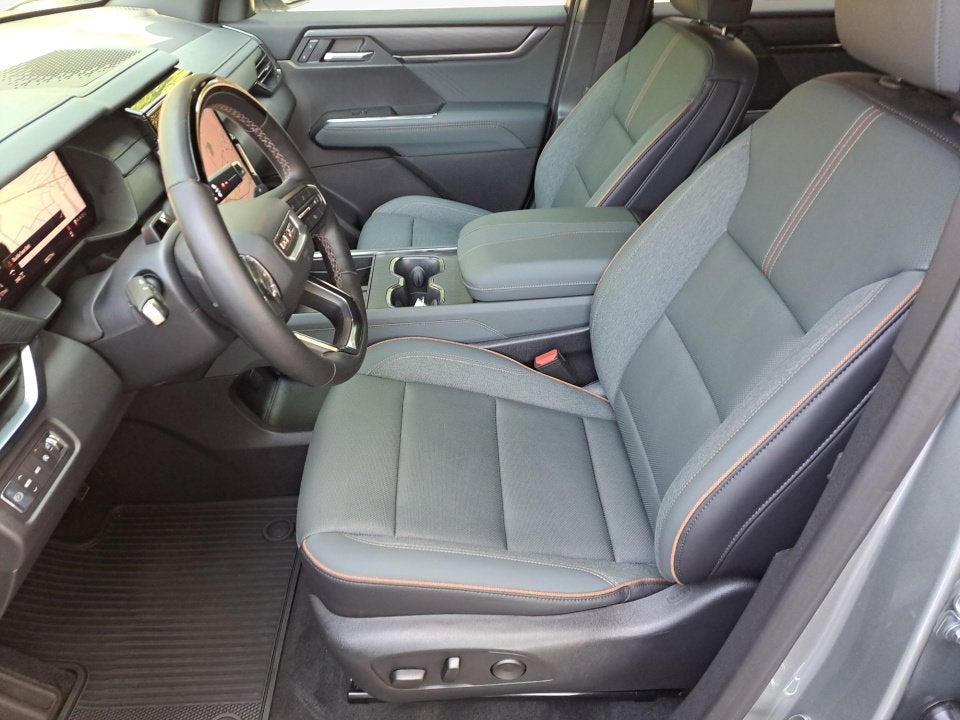 2025 GMC Acadia AT4
