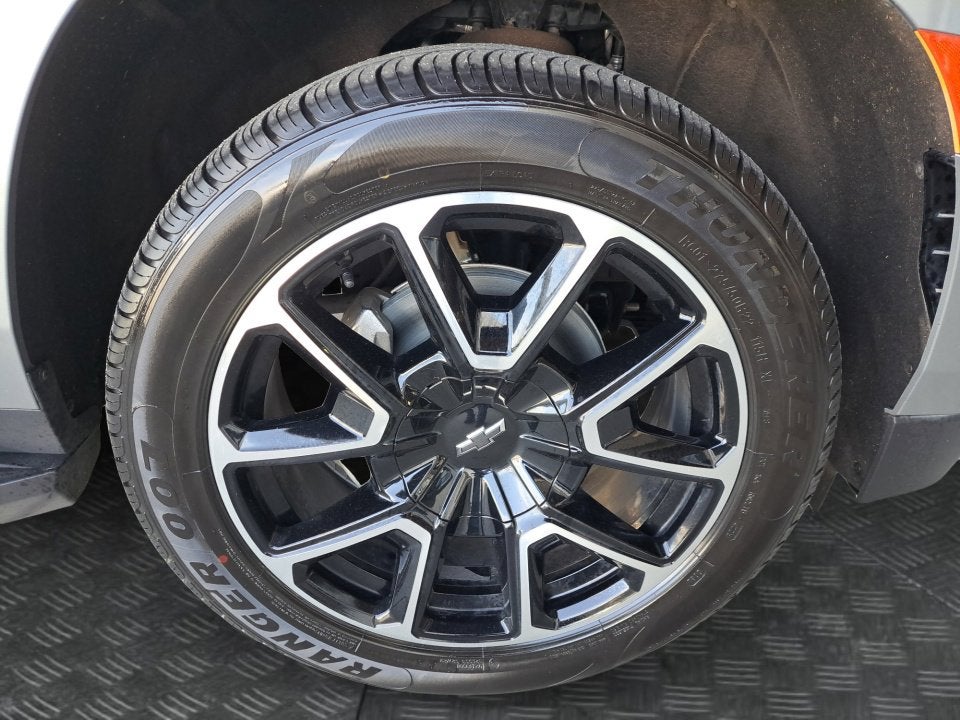 2023 Chevrolet Suburban RST