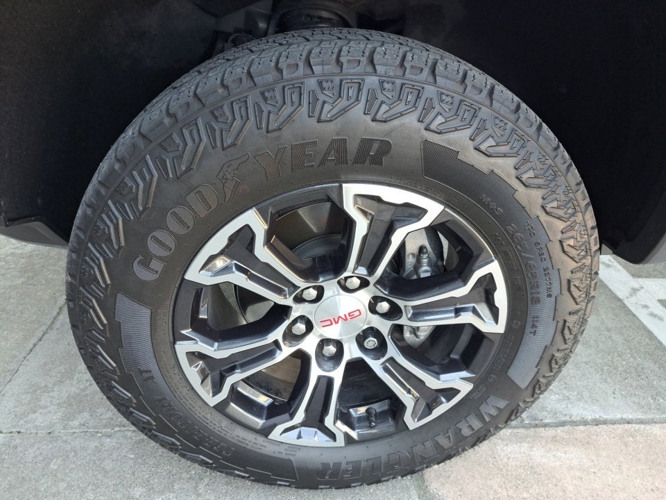 2024 GMC Canyon AT4
