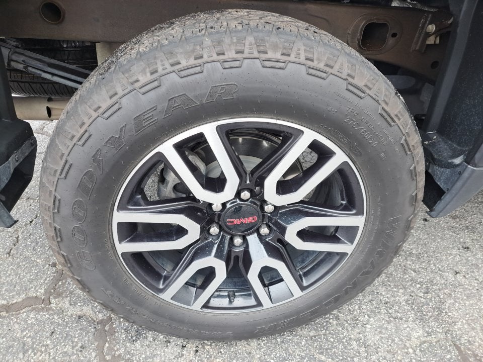 2025 GMC Sierra 1500 AT4