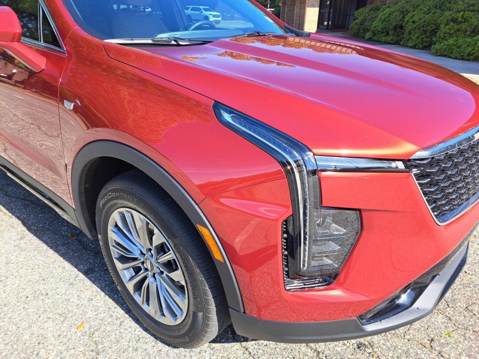 2025 Cadillac XT4 Premium Luxury