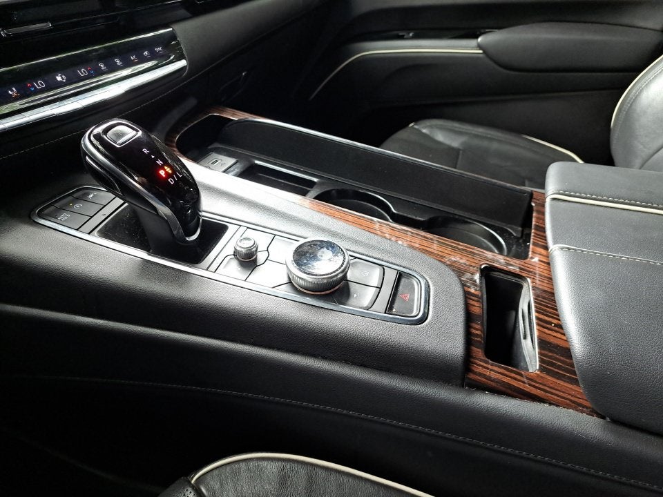2022 Cadillac Escalade Premium Luxury