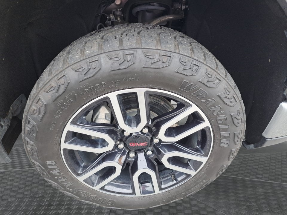 2025 GMC Sierra 1500 AT4